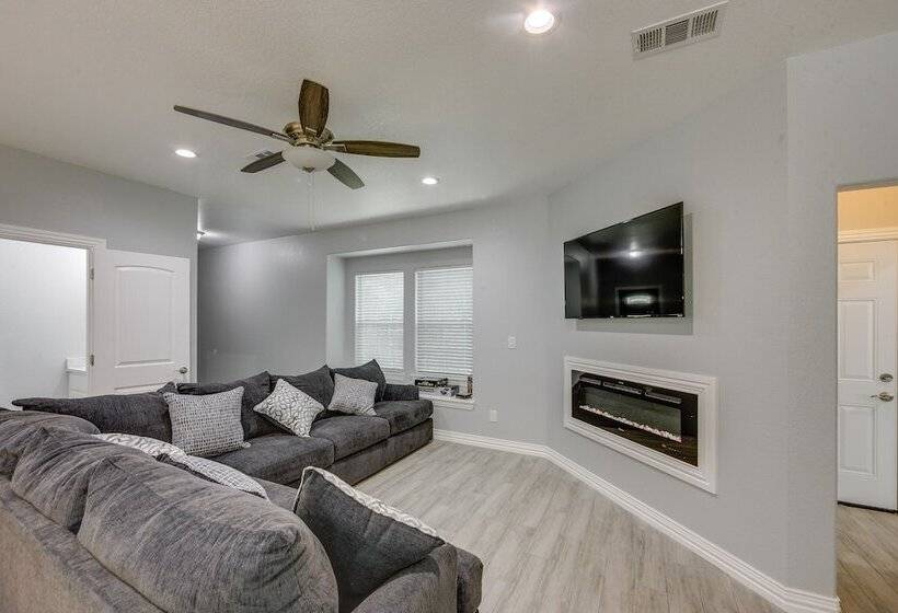 Callender Lake House: Fish, Boat + More!