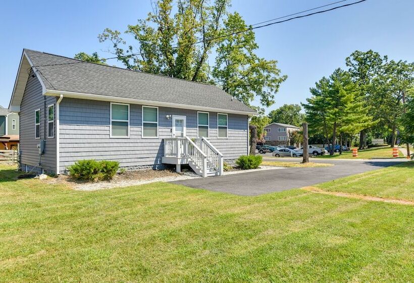 Charming Edgemere Home W/ Deck & Grill!