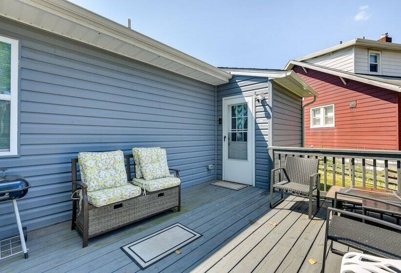 Charming Edgemere Home W/ Deck & Grill!