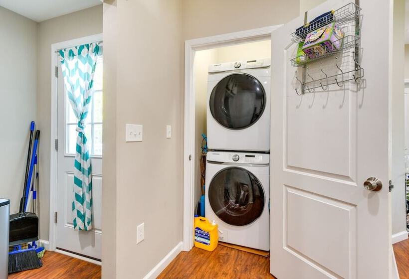 Charming Edgemere Home W/ Deck & Grill!