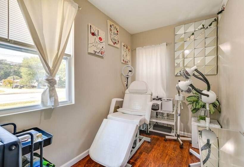 Charming Edgemere Home W/ Deck & Grill!