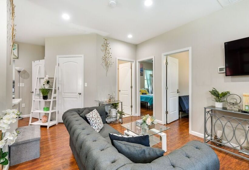 Charming Edgemere Home W/ Deck & Grill!