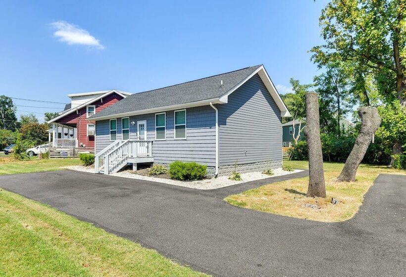 Charming Edgemere Home W/ Deck & Grill!