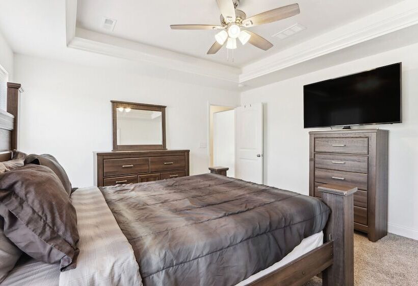 Charming St Robert Home Near Downtown Waynesville!