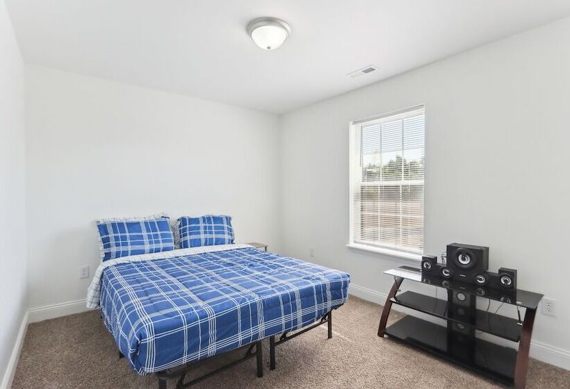 Charming St Robert Home Near Downtown Waynesville!