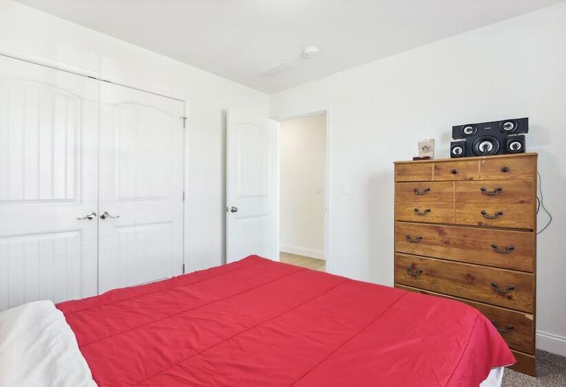 Charming St Robert Home Near Downtown Waynesville!