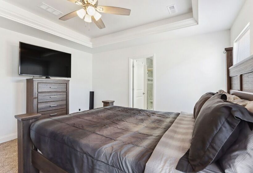 Charming St Robert Home Near Downtown Waynesville!