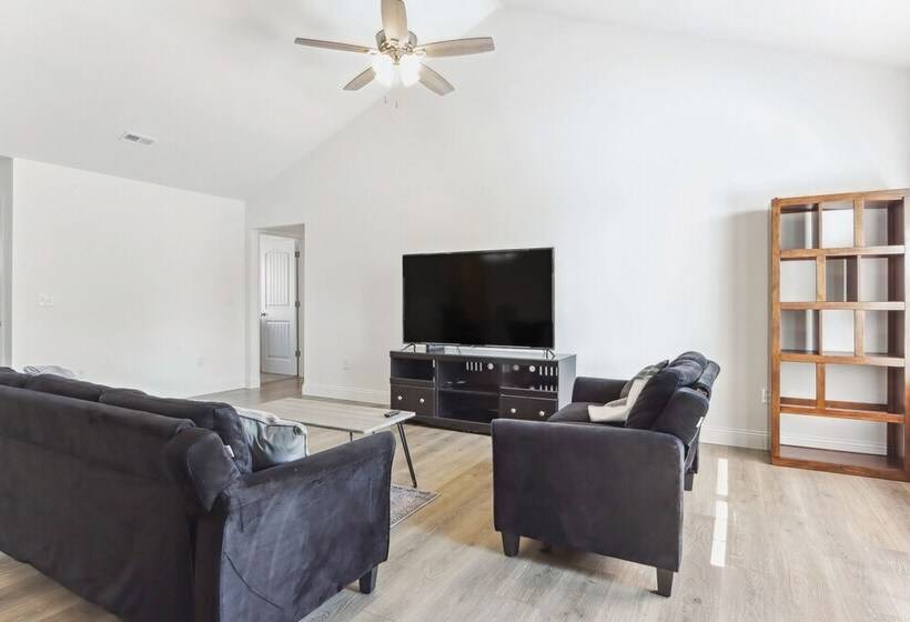 Charming St Robert Home Near Downtown Waynesville!