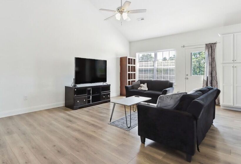 Charming St Robert Home Near Downtown Waynesville!