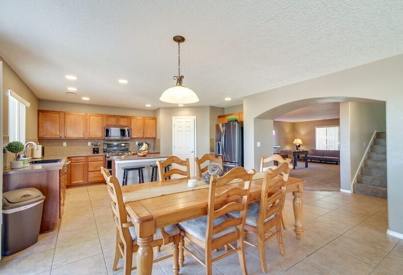 Chic New Mexico Retreat W/ Patio, Grill & Fire Pit