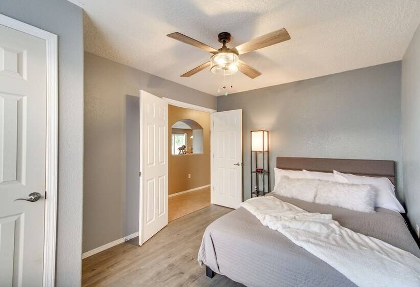 Chic New Mexico Retreat W/ Patio, Grill & Fire Pit