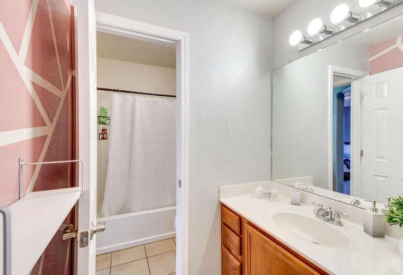 Chic New Mexico Retreat W/ Patio, Grill & Fire Pit