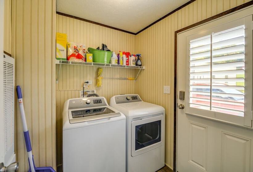 Dog Friendly Home W/ Mtn Views In Chilhowie!