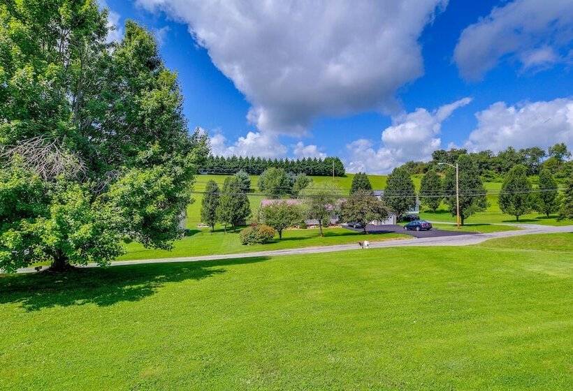 Dog Friendly Home W/ Mtn Views In Chilhowie!