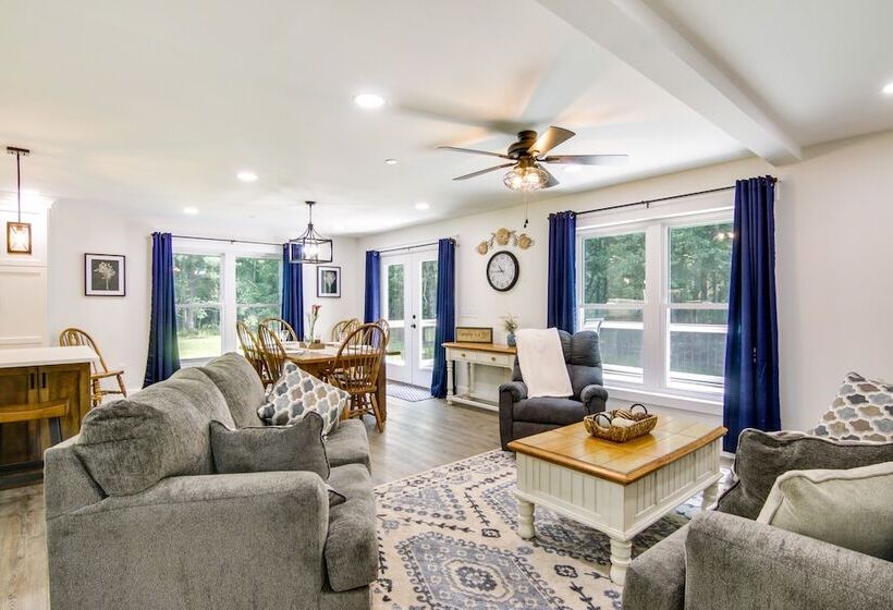 Christy S Cottage W/ Hot Tub   2 Mi To Beach!