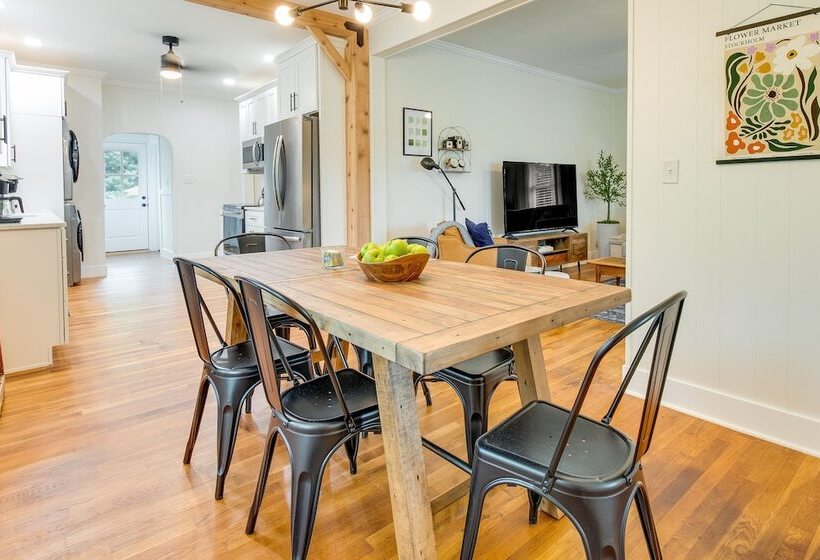 Country Home Near Eiu & Lake Charleston!