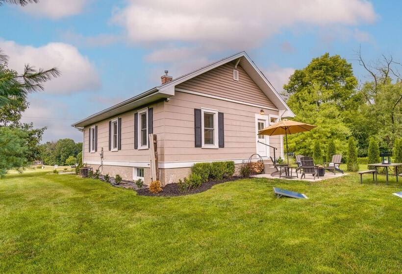 Country Home Near Eiu & Lake Charleston!