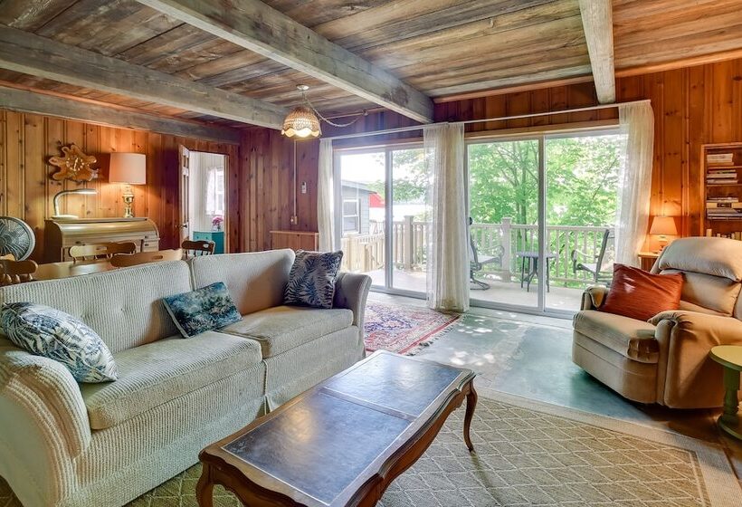 Cozy Cohocton Cottage W/ Private Beach & Deck!