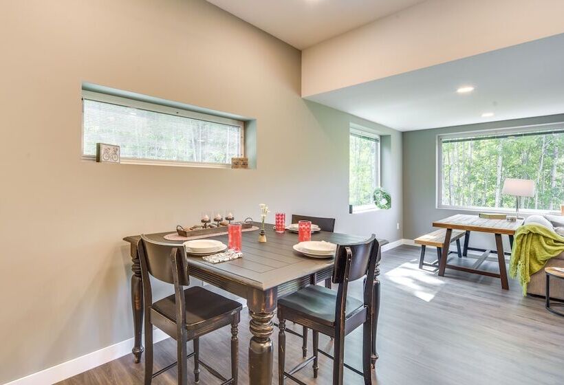 Cozy Cornucopia Retreat W/ Fire Pit & Grill!