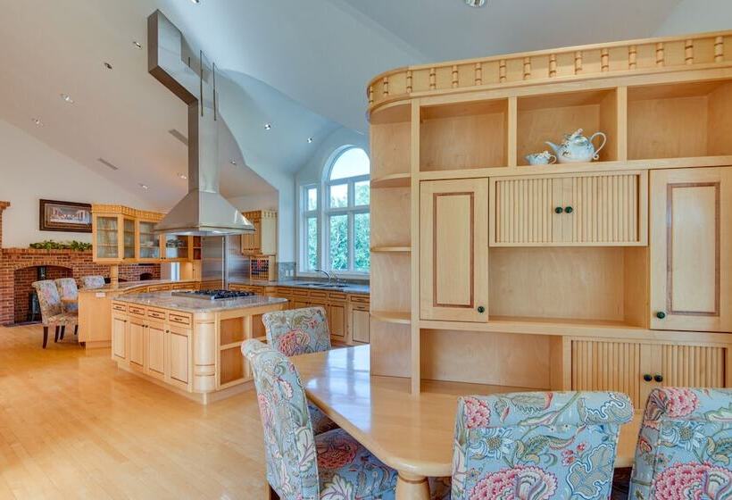 Cozy Fairfield Countryside Retreat With Patio!