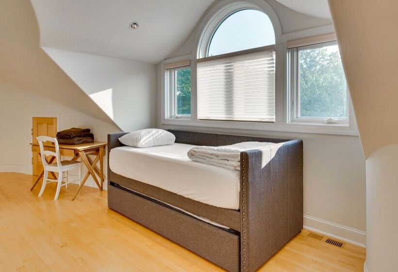 Cozy Fairfield Countryside Retreat With Patio!