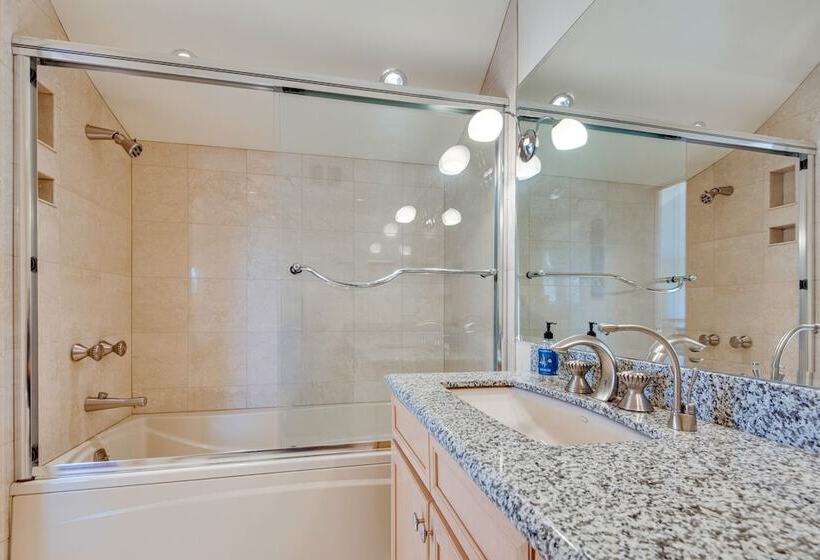 Cozy Fairfield Countryside Retreat With Patio!