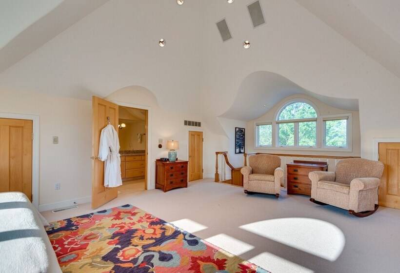 Cozy Fairfield Countryside Retreat With Patio!