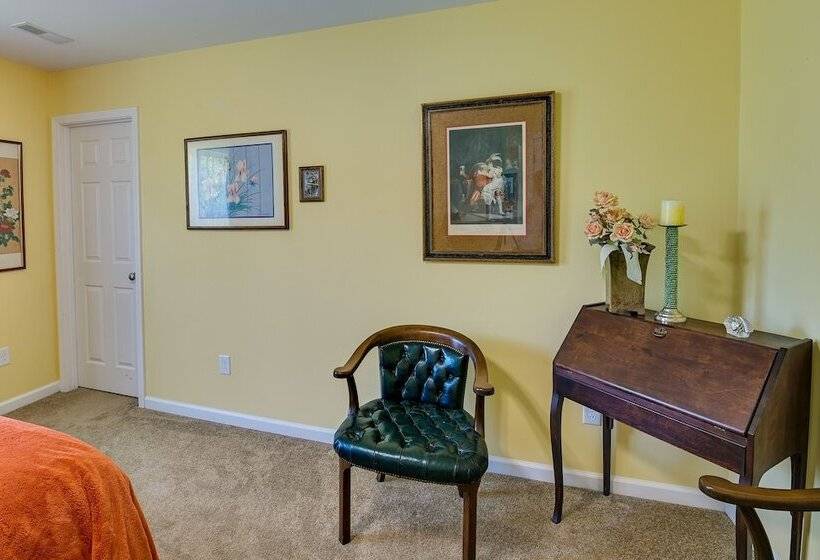 Cozy Georgetown Cottage On A Working Horse Farm!