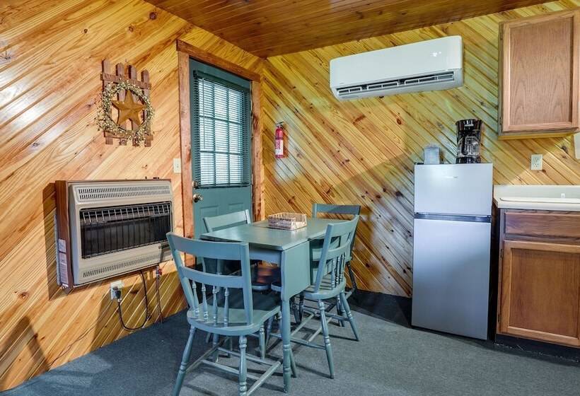 Cozy Green Bank Cabin ~ 2 Mi To Observatory!