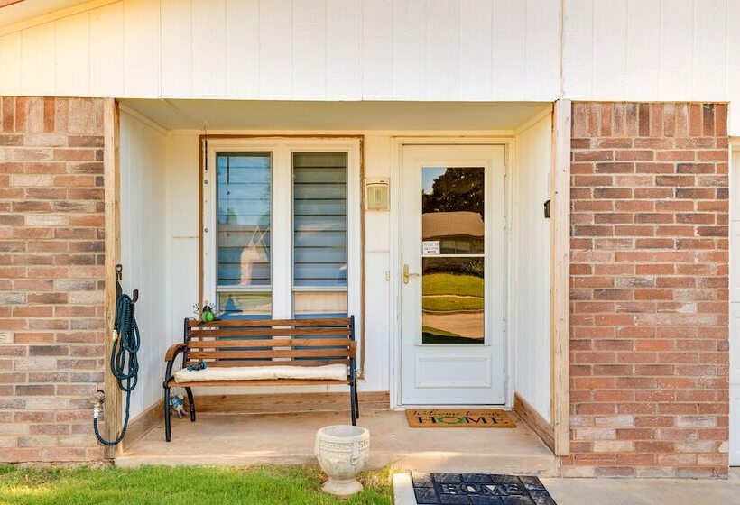 Cozy Oklahoma Retreat W/ Covered Patio & Gas Grill