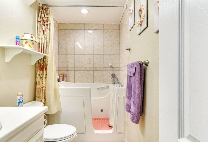 Cozy Oklahoma Retreat W/ Covered Patio & Gas Grill