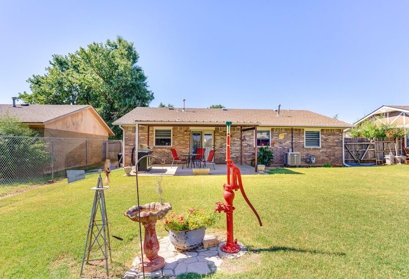 Cozy Oklahoma Retreat W/ Covered Patio & Gas Grill