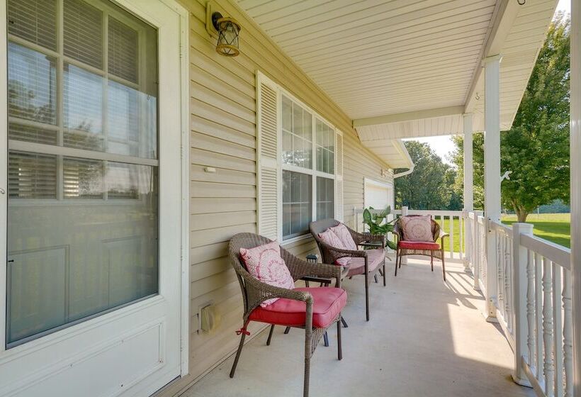Cozy Stafford Home W/ Outdoor Pool: Pets Welcome!