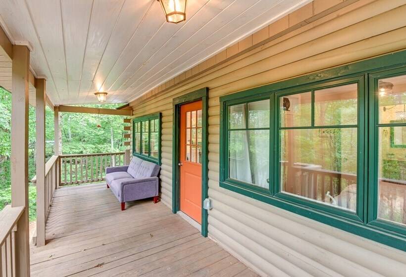 Cozy Tennessee Retreat W/ Patio & Charcoal Grill!