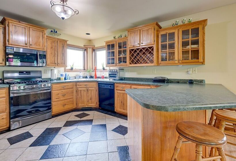 Cozy Wisconsin Retreat W/ Deck, Grill & Fire Pit!