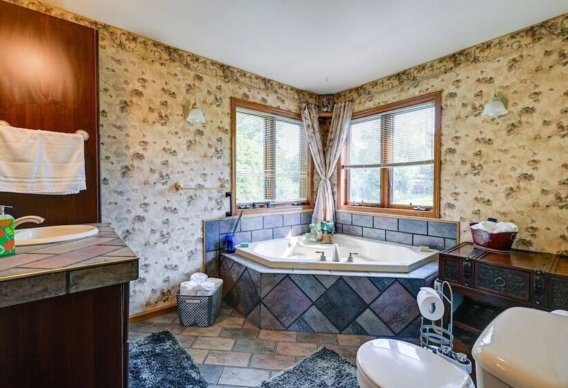 Cozy Wisconsin Retreat W/ Deck, Grill & Fire Pit!