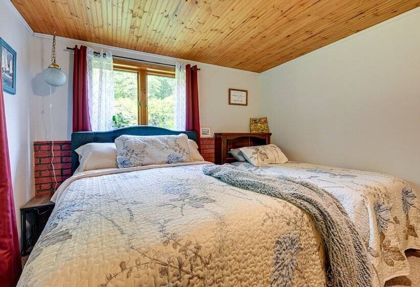 Cozy Wisconsin Retreat W/ Deck, Grill & Fire Pit!