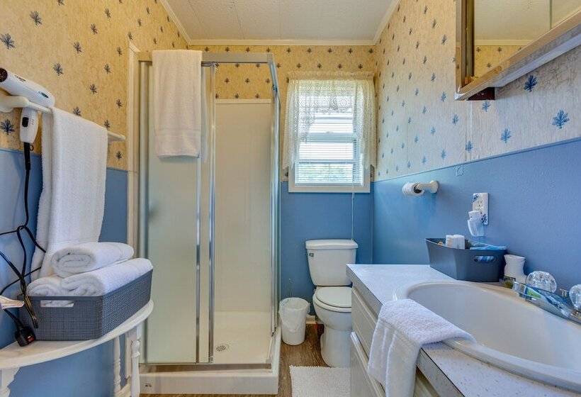 Delaware Vacation Rental: Walk To Lake Dardanelle!