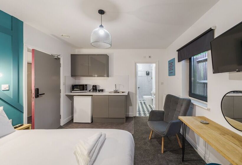 Deluxe Studio Apartments