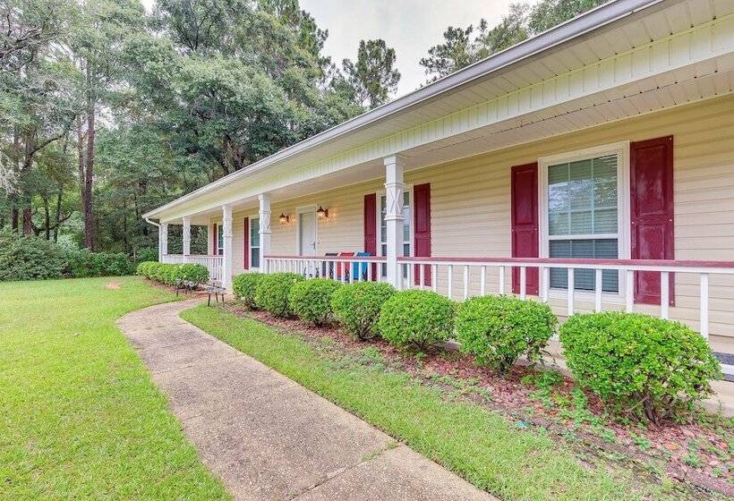 Dog Friendly Alabama Retreat W/ Patio & Fire Pit!