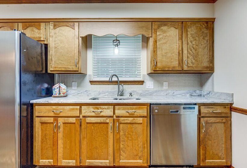 Dog Friendly Alabama Retreat W/ Patio & Fire Pit!