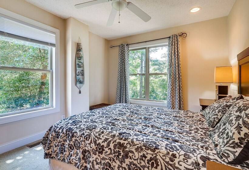 Double Springs Cabin Stay W/ Deck + Shared Dock!