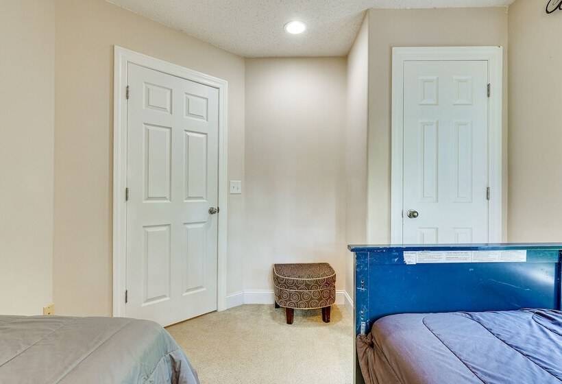 Double Springs Cabin Stay W/ Deck + Shared Dock!