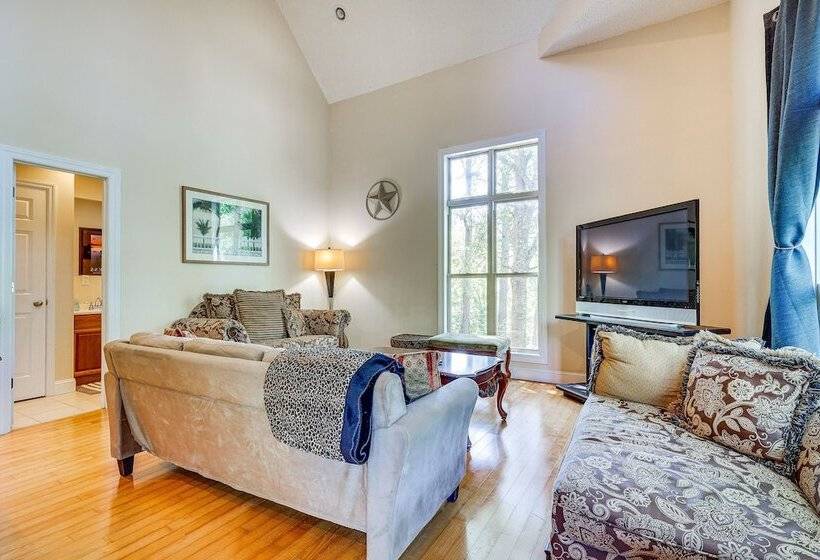 Double Springs Cabin Stay W/ Deck + Shared Dock!