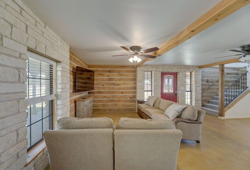 Elgin Retreat At Charming Country Cabin!