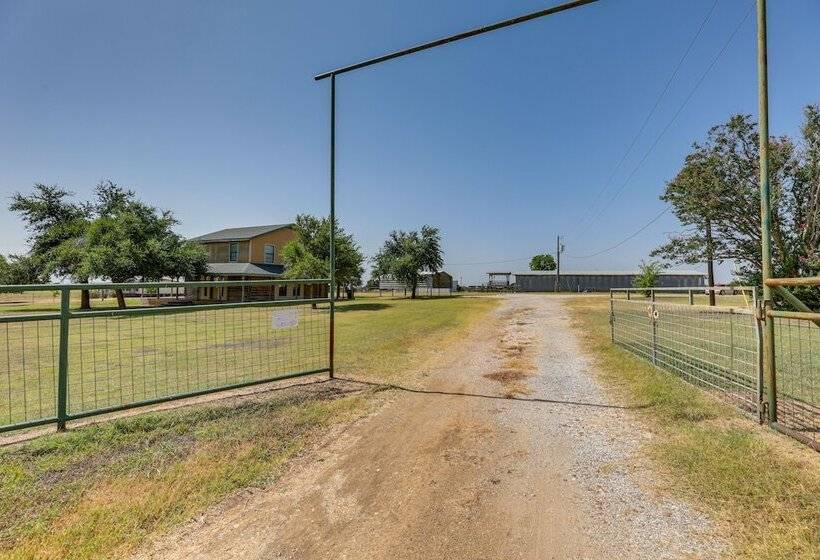 Elgin Retreat At Charming Country Cabin!