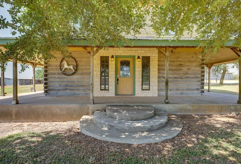 Elgin Retreat At Charming Country Cabin!