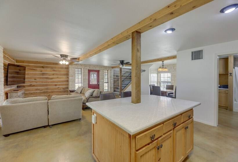 Elgin Retreat At Charming Country Cabin!