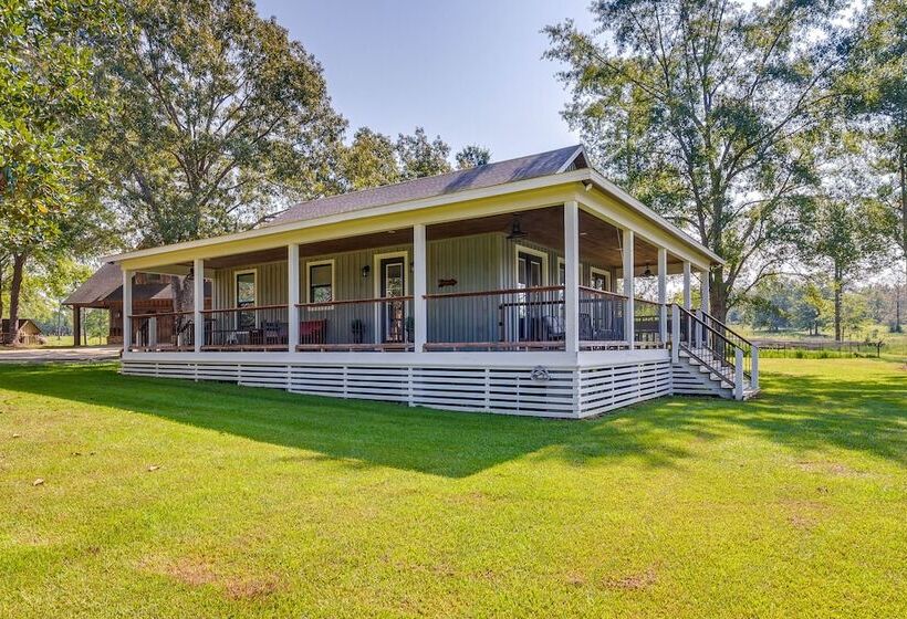 Escape To Nature: Lakefront Jay Cottage W/ Views!