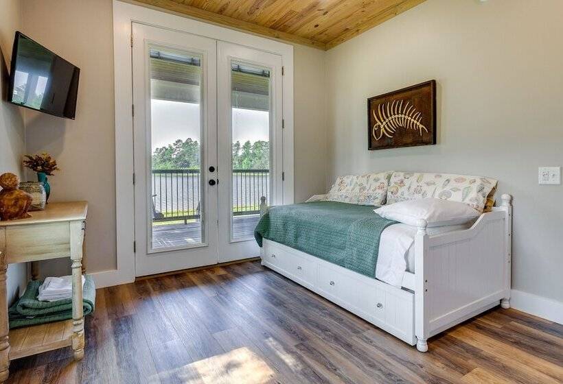 Escape To Nature: Lakefront Jay Cottage W/ Views!